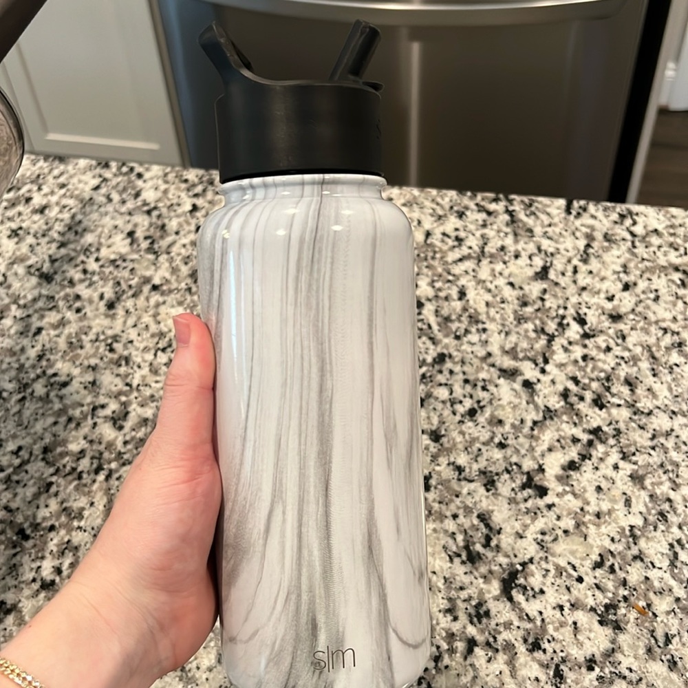 Simple Modern 32 oz summit water bottle. White and gray.
